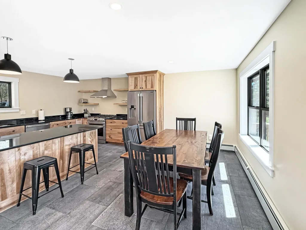 242 Maynard Road Rockwood T1 R1 Nbkp ME 04478