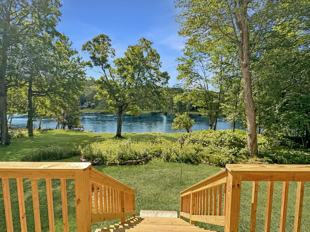 242 Maynard Road Rockwood T1 R1 Nbkp ME 04478