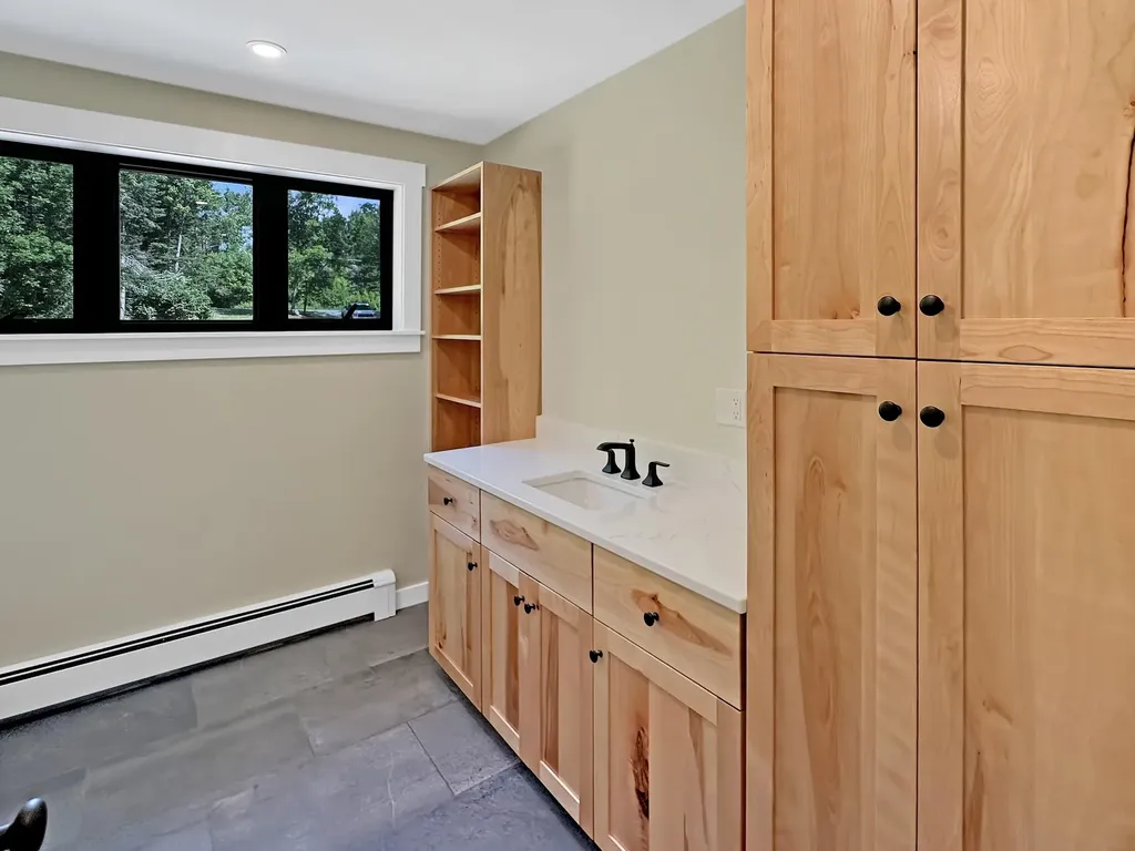 242 Maynard Road Rockwood T1 R1 Nbkp ME 04478
