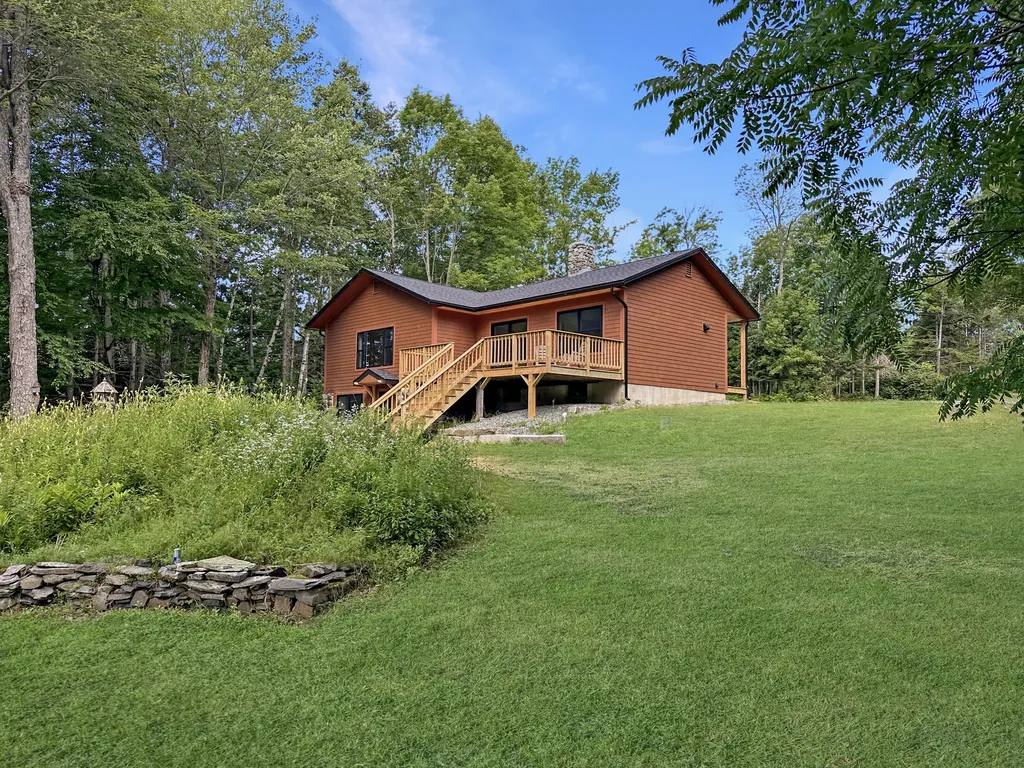 242 Maynard Road Rockwood T1 R1 Nbkp ME 04478