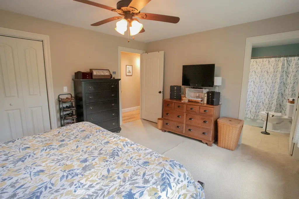13 Carriage Lane Hermon ME 04401