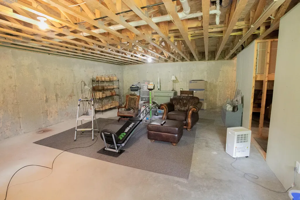 13 Carriage Lane Hermon ME 04401