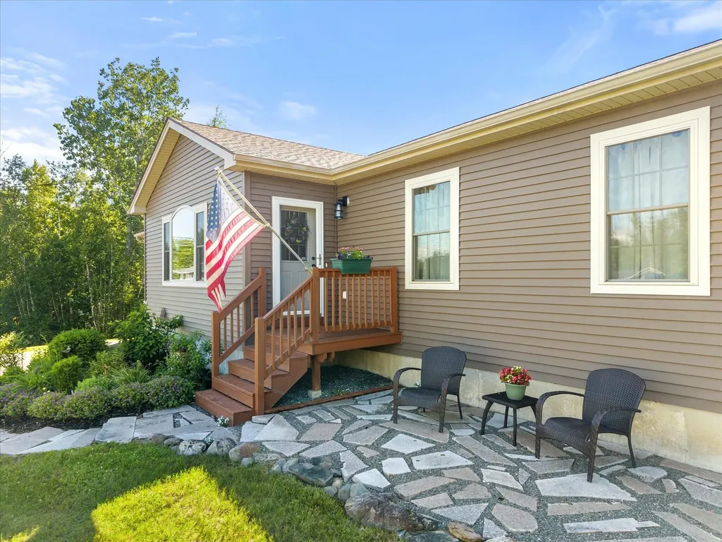 13 Carriage Lane Hermon ME 04401