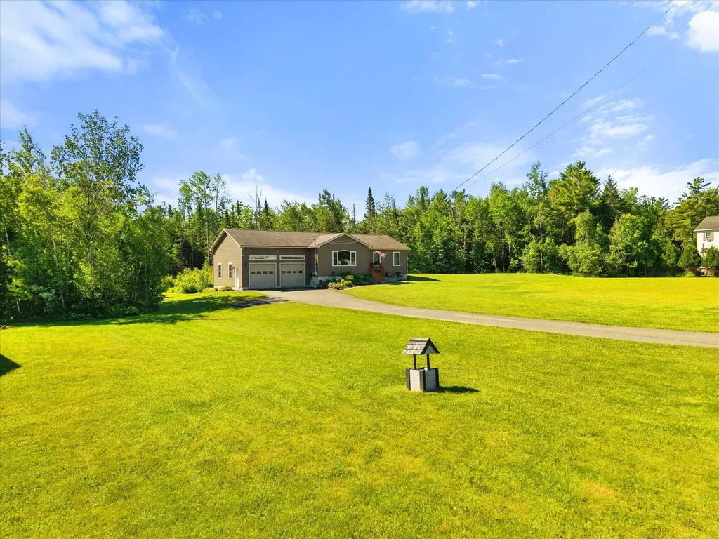13 Carriage Lane Hermon ME 04401
