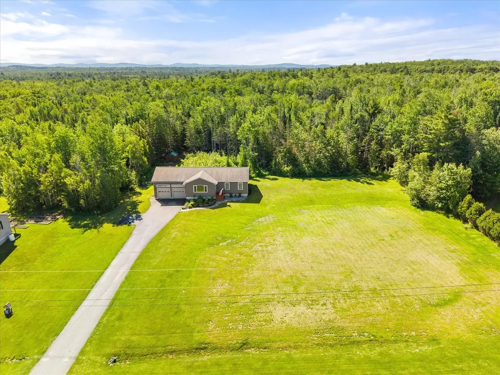 13 Carriage Lane Hermon ME 04401