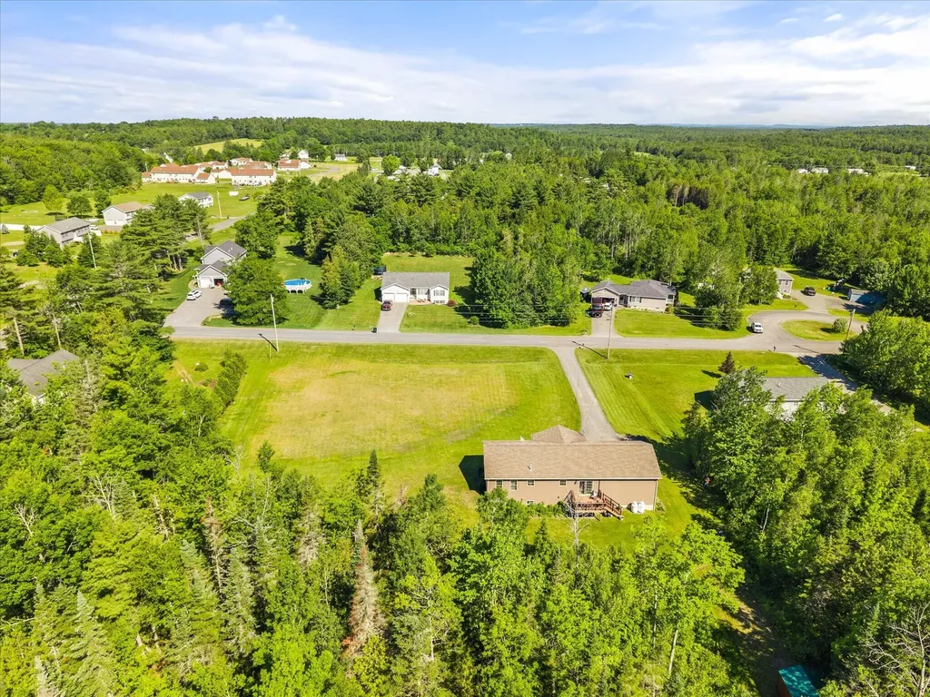 13 Carriage Lane Hermon ME 04401