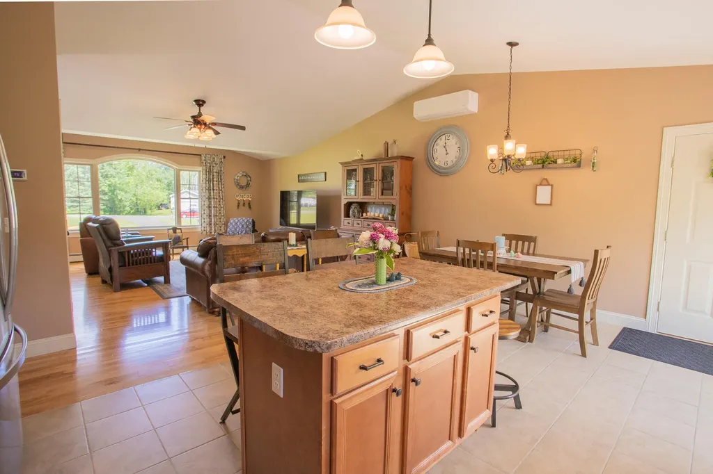 13 Carriage Lane Hermon ME 04401