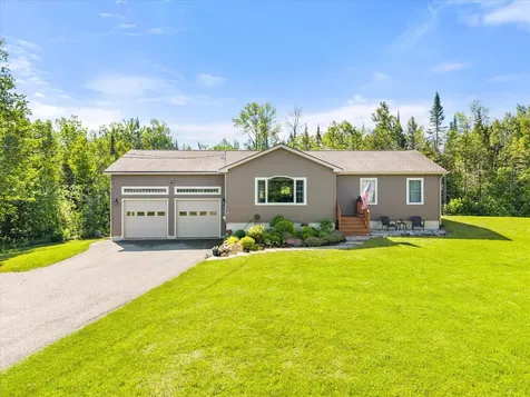 13 Carriage Lane Hermon ME 04401