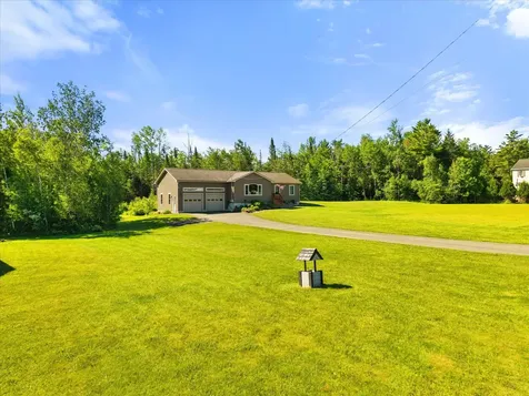 13 Carriage Lane Hermon ME 04401