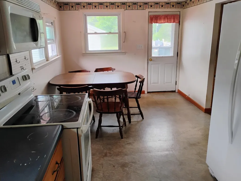270 Middle Road Dresden ME 04342
