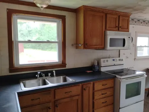 270 Middle Road Dresden ME 04342