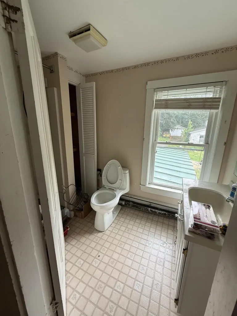 275, 277 Grove Street Newport ME 04953