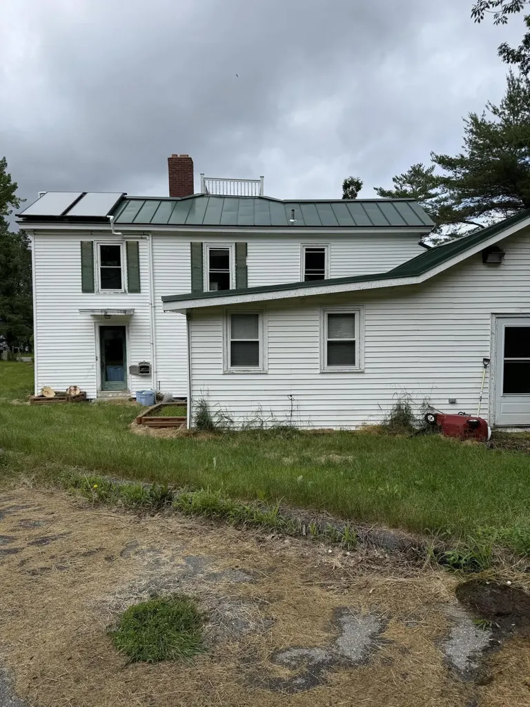 275, 277 Grove Street Newport ME 04953