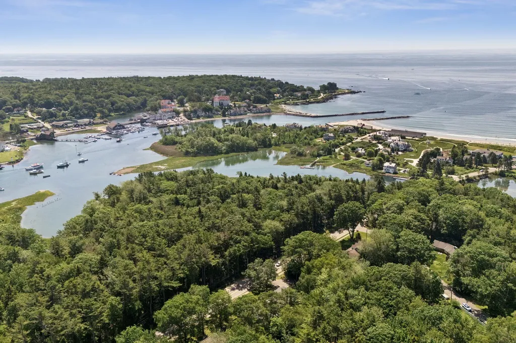 53 Beach Avenue Kennebunk ME 04043