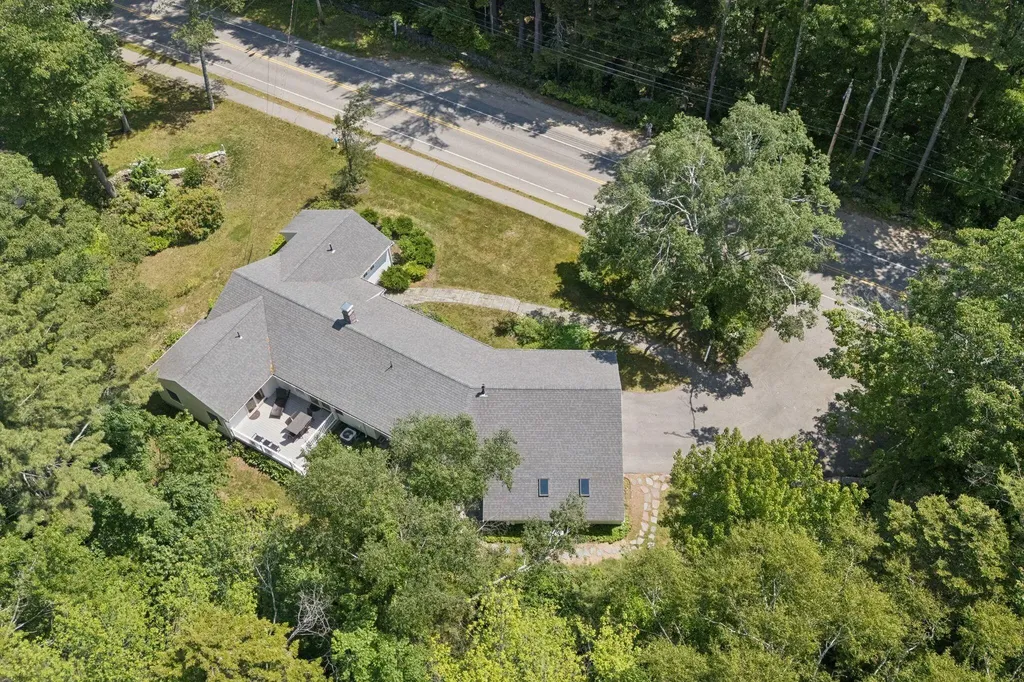 53 Beach Avenue Kennebunk ME 04043