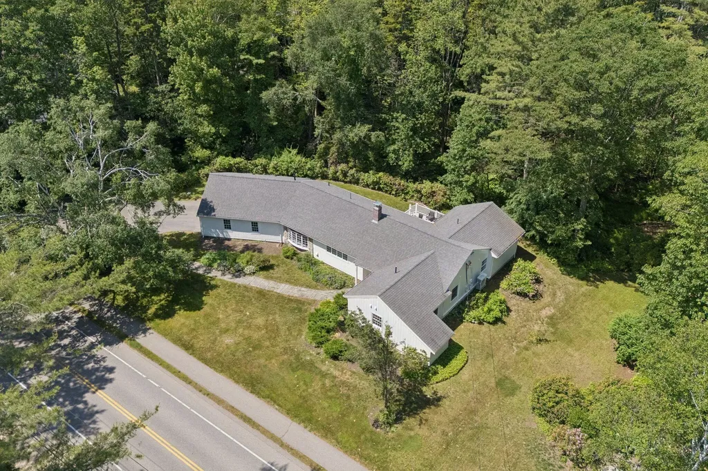 53 Beach Avenue Kennebunk ME 04043