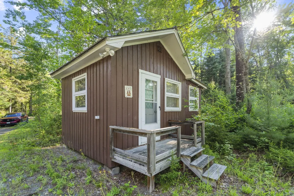 15 East Lane Ebeemee Twp ME 04414