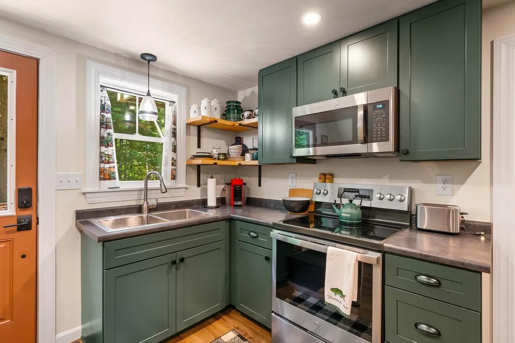 22 Hallett Street Chelsea ME 04330