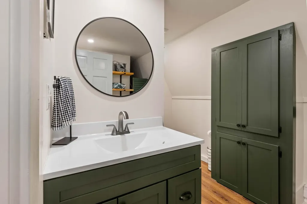 22 Hallett Street Chelsea ME 04330
