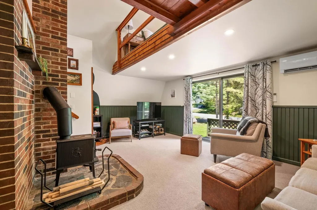 22 Hallett Street Chelsea ME 04330