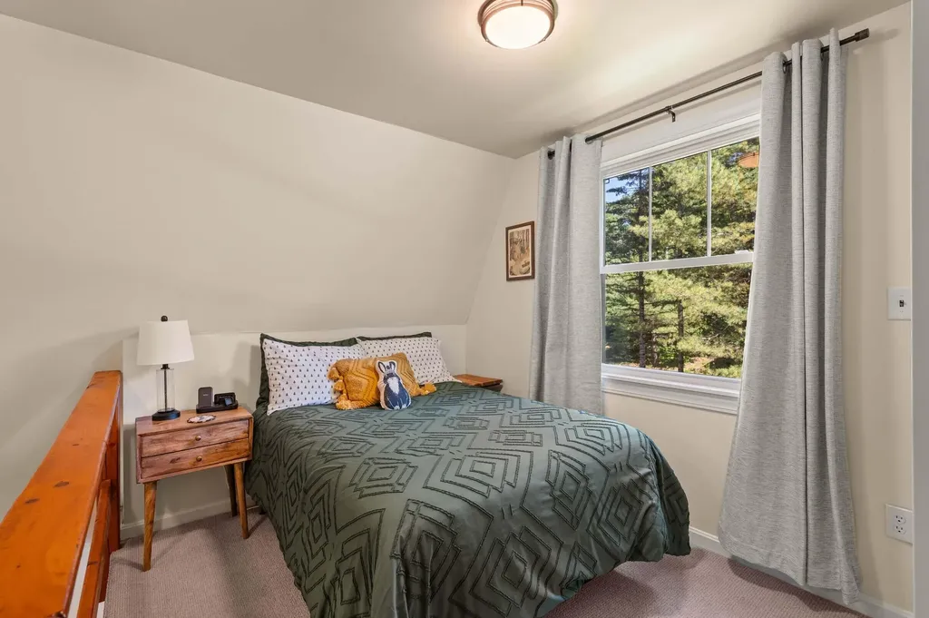 22 Hallett Street Chelsea ME 04330