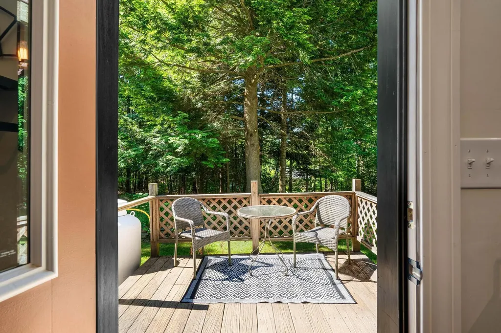 22 Hallett Street Chelsea ME 04330