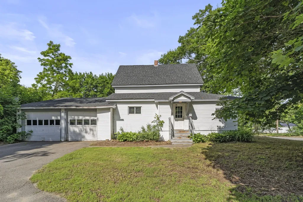 32 Clinton Street Milo ME 04463