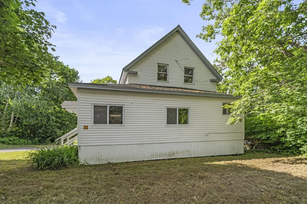 32 Clinton Street Milo ME 04463