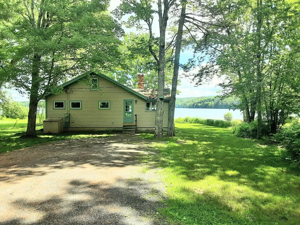 47 Stafford Circle Newcastle ME 04553