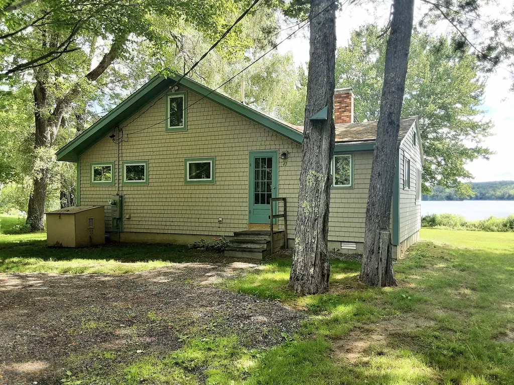 47 Stafford Circle Newcastle ME 04553