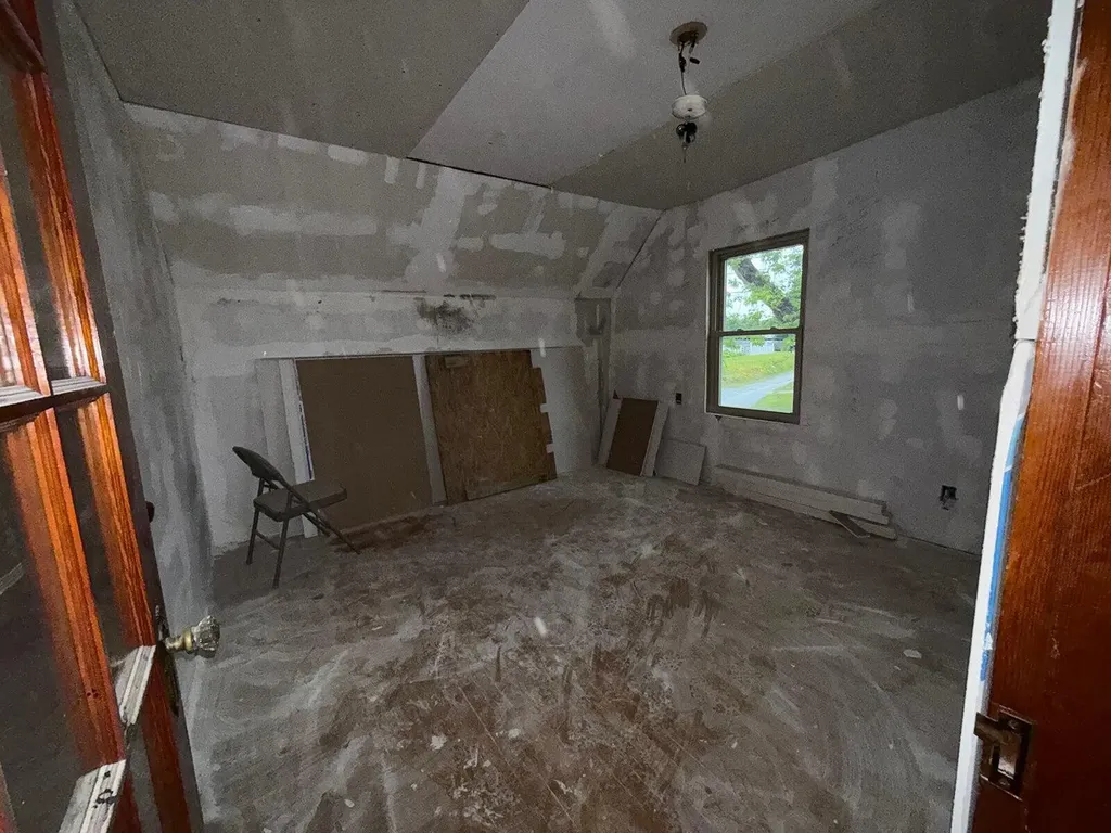 7 Eastern Avenue East Millinocket ME 04430