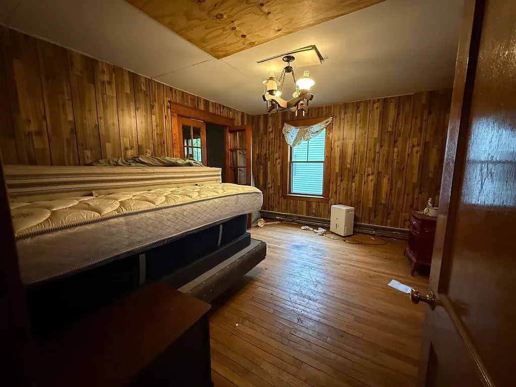 7 Eastern Avenue East Millinocket ME 04430