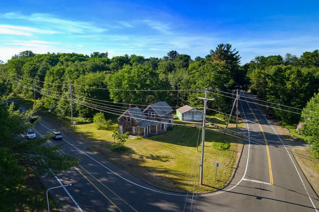 4 Branch Road Wells ME 04090