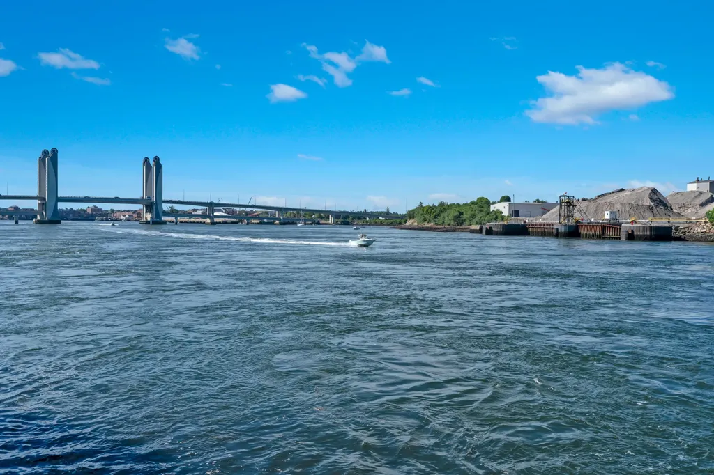 2 Bridgeview Terrace Kittery ME 03904