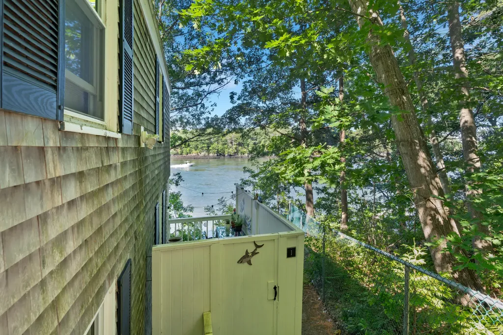 2 Bridgeview Terrace Kittery ME 03904