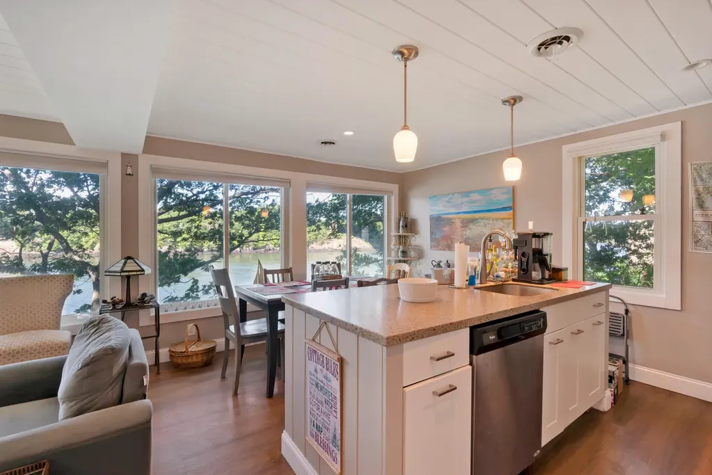 2 Bridgeview Terrace Kittery ME 03904