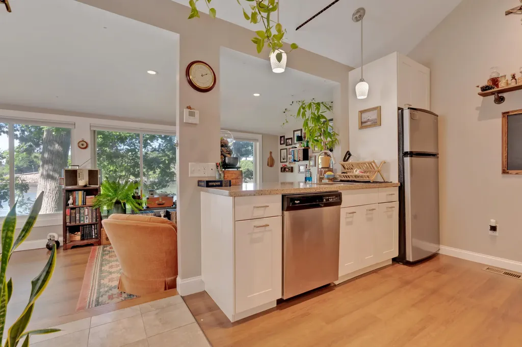 2 Bridgeview Terrace Kittery ME 03904