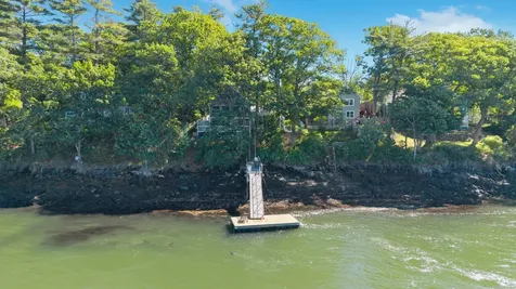 2 Bridgeview Terrace Kittery ME 03904
