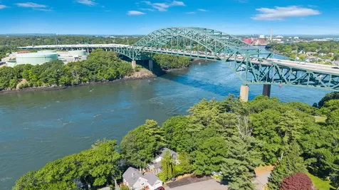 2 Bridgeview Terrace Kittery ME 03904