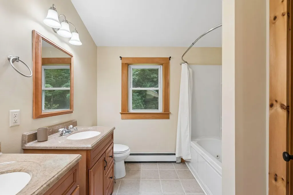 63 Upper Narrows Lane Winthrop ME 04364