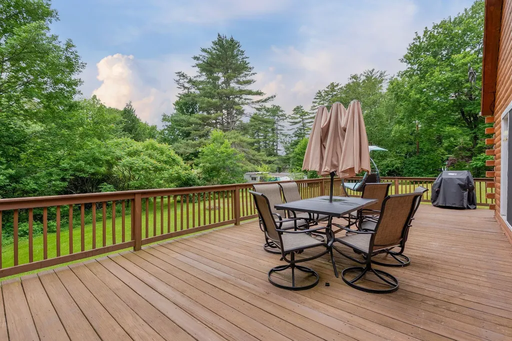 63 Upper Narrows Lane Winthrop ME 04364