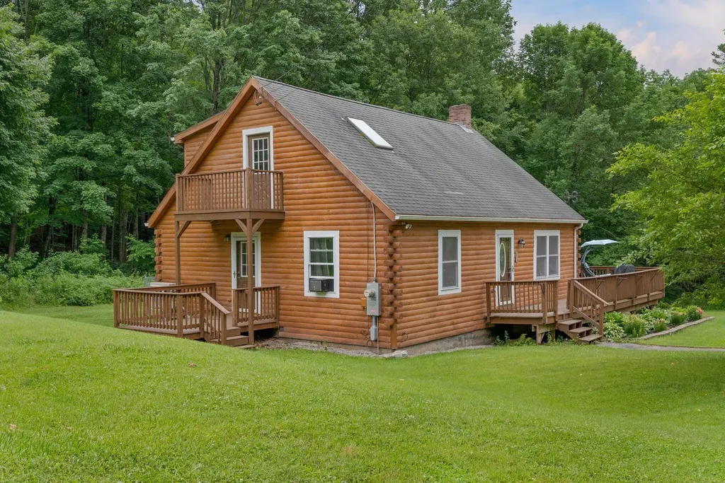 63 Upper Narrows Lane Winthrop ME 04364
