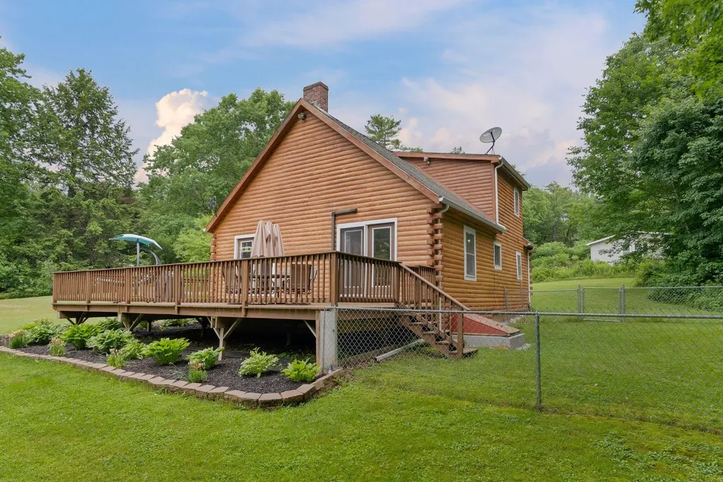 63 Upper Narrows Lane Winthrop ME 04364