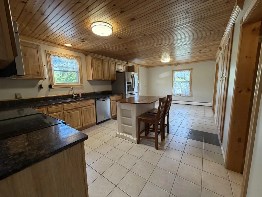 3881 Broadway Kenduskeag ME 04450