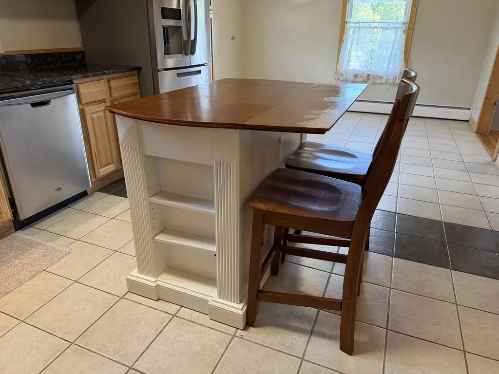3881 Broadway Kenduskeag ME 04450