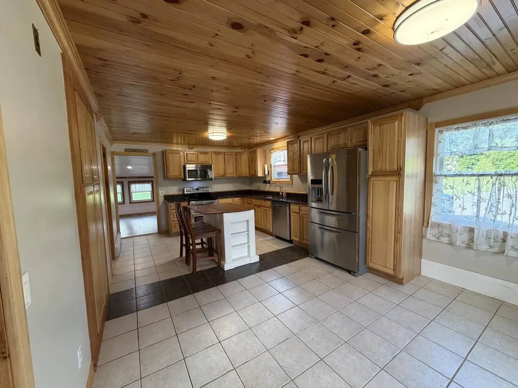 3881 Broadway Kenduskeag ME 04450