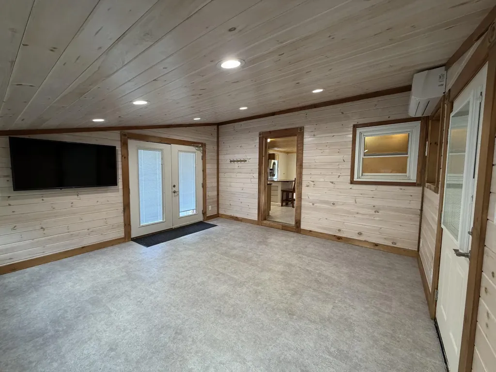 3881 Broadway Kenduskeag ME 04450