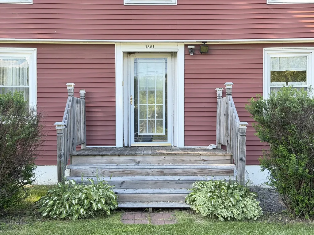 3881 Broadway Kenduskeag ME 04450