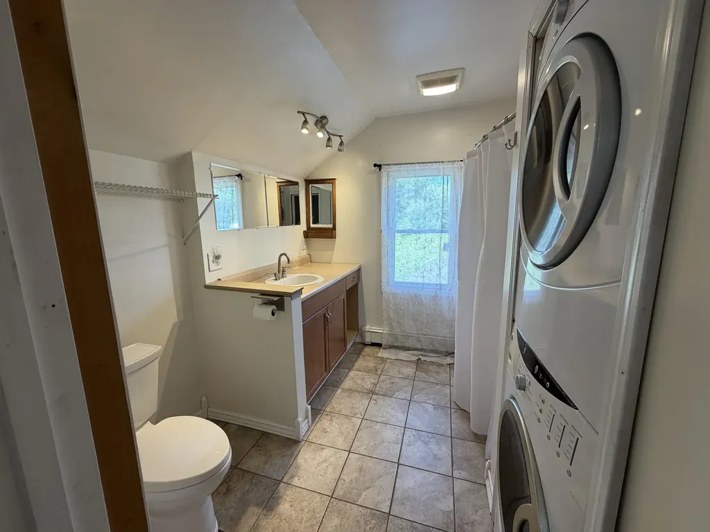 3881 Broadway Kenduskeag ME 04450