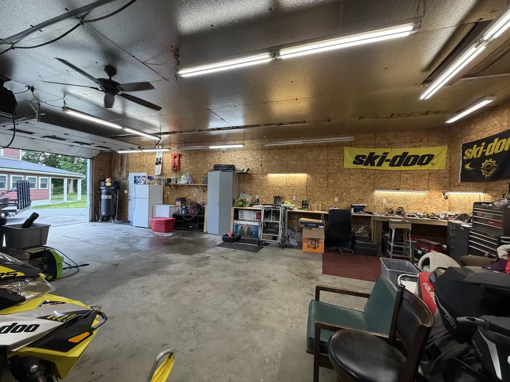 3881 Broadway Kenduskeag ME 04450
